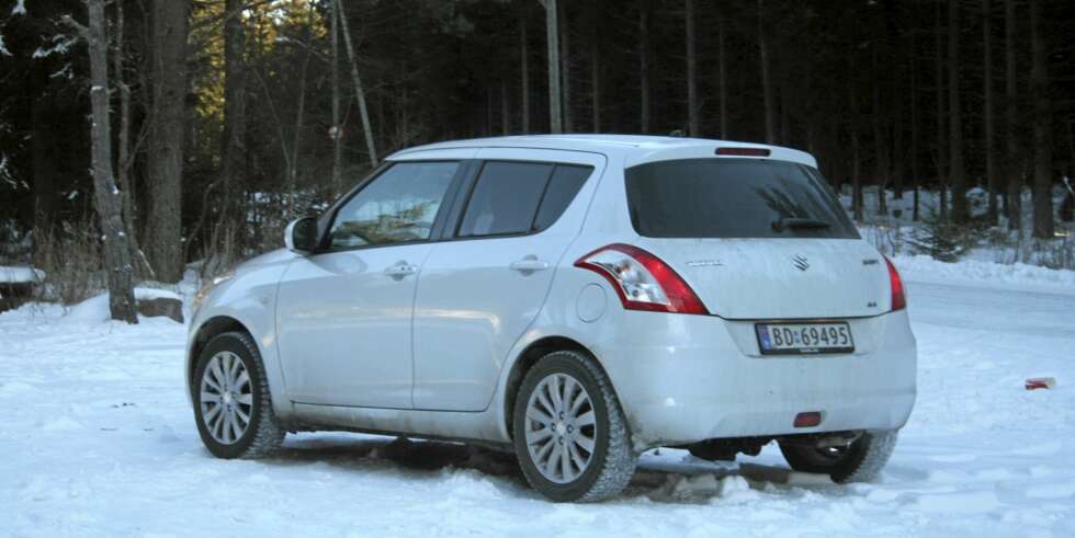 SMÅBIL: Swift har veldig få direkte konkurrenter. Tohjulsdrevne småbiler er det derimot mange av. SMÅBIL: Swift har veldig få direkte konkurrenter. Tohjulsdrevne småbiler er det derimot mange av.