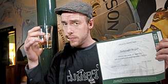 Fra brennevinsdranker til whiskeysmaker: Manns journalist er blitt kultivert. Fra brennevinsdranker til whiskeysmaker: Manns journalist er blitt kultivert.
