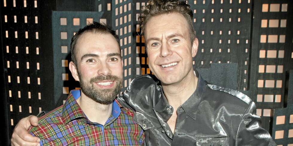 GOD STØTTE: Geir Kvarme ble gratulert av ektemannen Sebastian Sundberg Kvarme etter teppefall på Oslo Nye Teater. GOD STØTTE: Geir Kvarme ble gratulert av ektemannen Sebastian Sundberg Kvarme etter teppefall på Oslo Nye Teater.