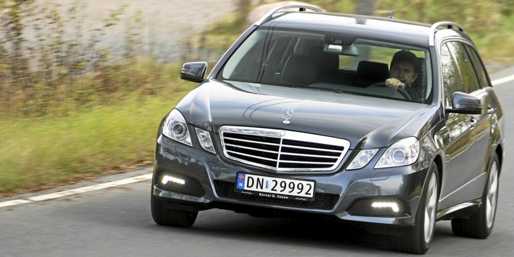 TRYGGHETEN SELV: På veien er Mercedes E-klasse stødig som Dovrefjell. Fjæringskomforten er i luksusbilklassen. TRYGGHETEN SELV: På veien er Mercedes E-klasse stødig som Dovrefjell. Fjæringskomforten er i luksusbilklassen.