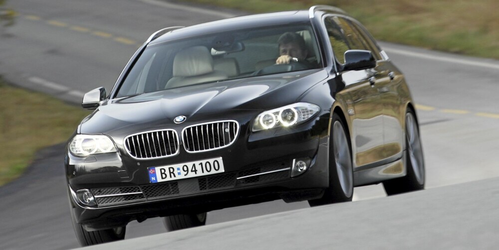 SUPERKOMBINASJON: BMW 5-serie greier å forene sportslige kjøreegenskaper og god komfort fascinerende godt. SUPERKOMBINASJON: BMW 5-serie greier å forene sportslige kjøreegenskaper og god komfort fascinerende godt.