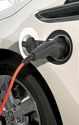 OPPLADBAR: En plug-in hybrid kan lades opp. OPPLADBAR: En plug-in hybrid kan lades opp.