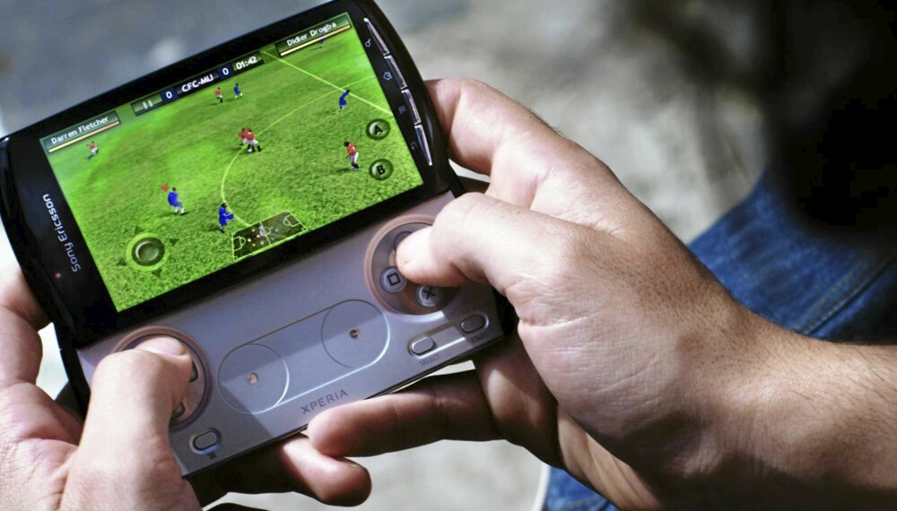 PLAY: Med Xperia Play har Sony Ericsson flyttet PlayStation inn i mobilen. PLAY: Med Xperia Play har Sony Ericsson flyttet PlayStation inn i mobilen.