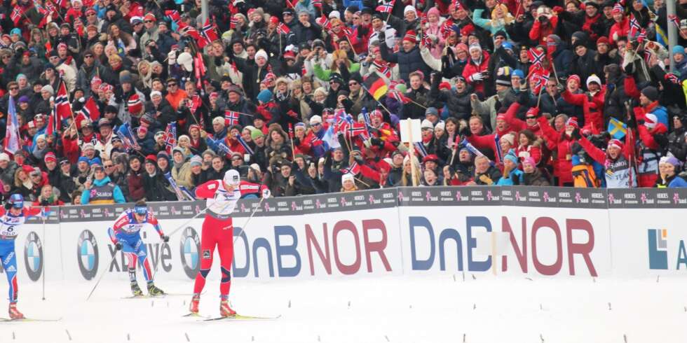 GULL: Petter Northug spurter ned to russere og sørger for norsk gull på 30 km. GULL: Petter Northug spurter ned to russere og sørger for norsk gull på 30 km.