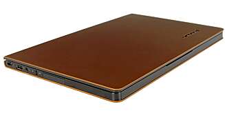ORANSJISH: Av alle farger Lenovo kunne velge, så ble en variant av oransjebrun valgt. I dette tilfellet var det faktisk ganske vellykket. ORANSJISH: Av alle farger Lenovo kunne velge, så ble en variant av oransjebrun valgt. I dette tilfellet var det faktisk ganske vellykket.