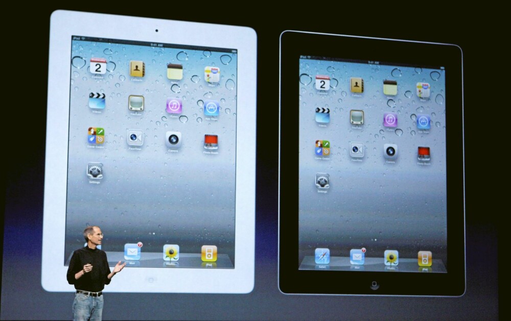 Apple iPad2 kommer også i hvit, for de som synes det er finere enn sort. Apple iPad2 kommer også i hvit, for de som synes det er finere enn sort.