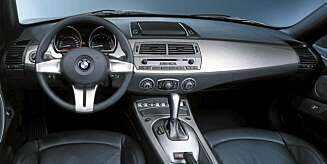 TYPISK: Cockpiten har utforming som ikke levner tvil om BMW-opprinnelsen. TYPISK: Cockpiten har utforming som ikke levner tvil om BMW-opprinnelsen.