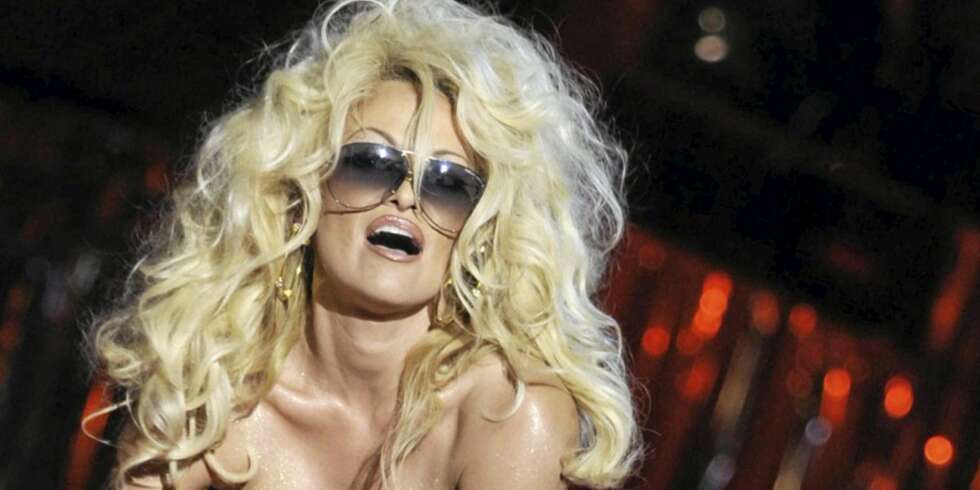 PAMELA: Jadda, Pamela Anderson imponerer igjen. Eller? PAMELA: Jadda, Pamela Anderson imponerer igjen. Eller?