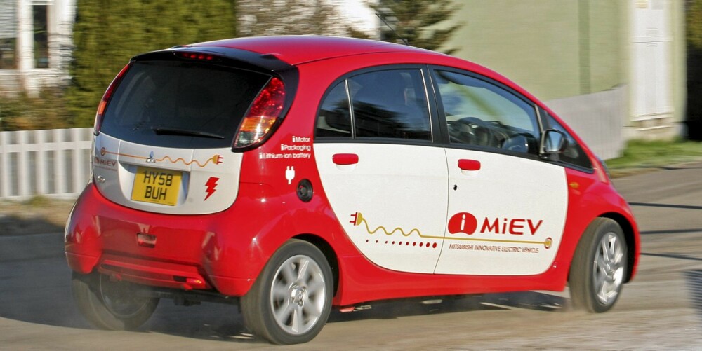 LETTBRUKT: Mitsubishis elbil er veldig hendig i trafikken. Svingdiameteren er kort, oversikten god. LETTBRUKT: Mitsubishis elbil er veldig hendig i trafikken. Svingdiameteren er kort, oversikten god.