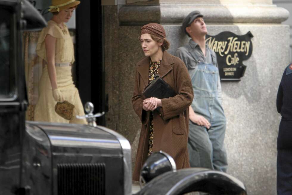 Det lagt ned atskillige millioner for å få tidsbildet - koloritten - i Mildred Pierce korrekt, og Kate Winslet (bildet) kunne i anstendighetens navn ikke ha en datter med glatt understell. Det lagt ned atskillige millioner for å få tidsbildet - koloritten - i Mildred Pierce korrekt, og Kate Winslet (bildet) kunne i anstendighetens navn ikke ha en datter med glatt understell.