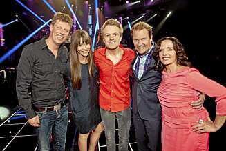 BLE ALDRI VIST: Erik med deltagerne Benedicte Adrian, Jenny Jenssen, Gustav Nilsen og Terje Sporsem etter innspillingen av det som skulle være «Popstokks» premiereprogram. BLE ALDRI VIST: Erik med deltagerne Benedicte Adrian, Jenny Jenssen, Gustav Nilsen og Terje Sporsem etter innspillingen av det som skulle være «Popstokks» premiereprogram.