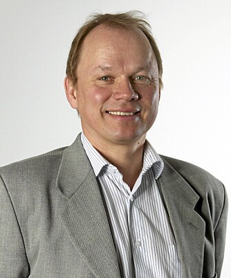 VÆR NØYE: ..med å feste hjulboltene, formaner produktsjef Torleiv Haukenes hos Dekkmann Oslo. VÆR NØYE: ..med å feste hjulboltene, formaner produktsjef Torleiv Haukenes hos Dekkmann Oslo.