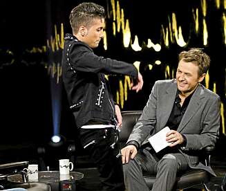 TAUS: Da Omer var gjest hos Skavlan, ville han hverken bekrefte eller avkrefte ryktene om hvem som er hans far. TAUS: Da Omer var gjest hos Skavlan, ville han hverken bekrefte eller avkrefte ryktene om hvem som er hans far.