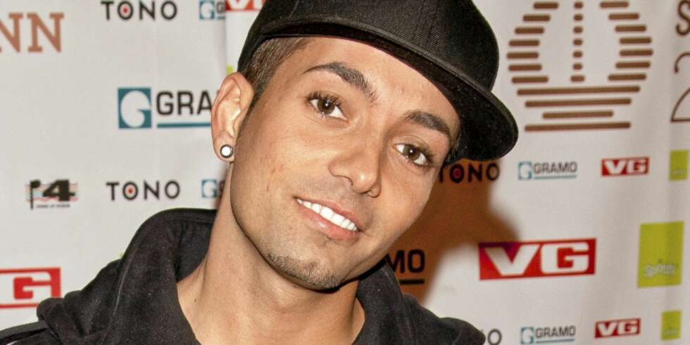 I HARDT VÆR: Omer Michael Bhatti har fått mye pepper for at han spiller på Michael Jackson-mystikken. I HARDT VÆR: Omer Michael Bhatti har fått mye pepper for at han spiller på Michael Jackson-mystikken.