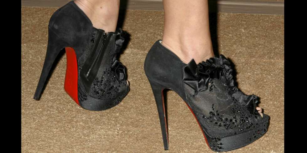 SAKSØKER: Skodesigner Christian Louboutin har reist saksmål moy YSL for kopiering av hans røde såler. SAKSØKER: Skodesigner Christian Louboutin har reist saksmål moy YSL for kopiering av hans røde såler.