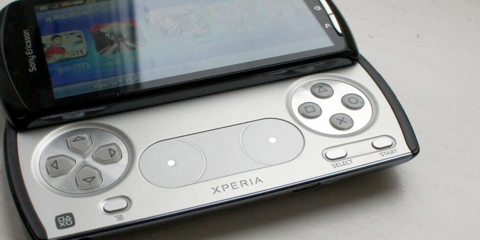 Xperia Play gir deg en svært god spillopplevelse. Xperia Play gir deg en svært god spillopplevelse.