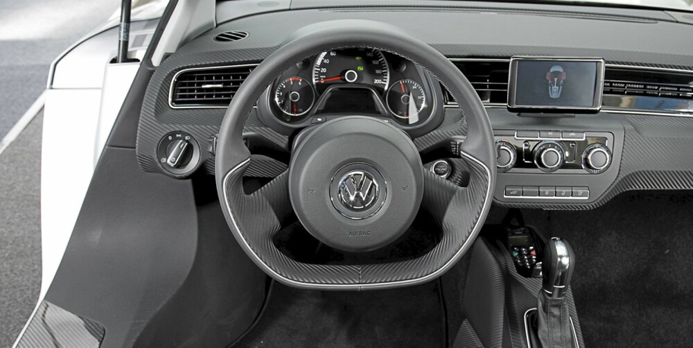 VELKJENT: Interiøret er ganske likt som andre Volkswagen-modeller fra nyere tid. VELKJENT: Interiøret er ganske likt som andre Volkswagen-modeller fra nyere tid.