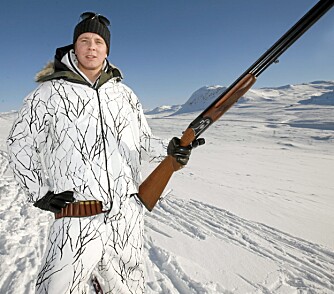 FERSK JEGER: Petter tok nylig jegerprøven, og trivdes med børsa på Hemsedalsfjellet. FERSK JEGER: Petter tok nylig jegerprøven, og trivdes med børsa på Hemsedalsfjellet.