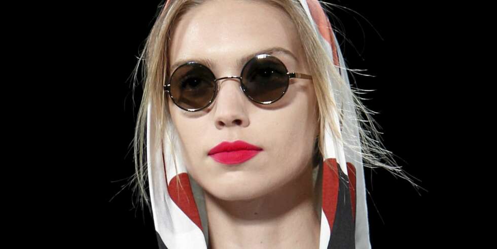 KULERUNDT: Skap en leken look ved å velge kulerunde solbriller som disse fra Diane von Furstenberg. KULERUNDT: Skap en leken look ved å velge kulerunde solbriller som disse fra Diane von Furstenberg.