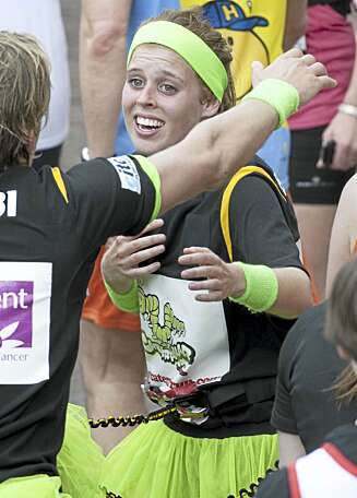 Prinsesse Beatrice har jobbet hardt for å bli kvitt valpefettet. I fjor deltok hun i London Marathon, sammen med klassevenninnene. Prinsesse Beatrice har jobbet hardt for å bli kvitt valpefettet. I fjor deltok hun i London Marathon, sammen med klassevenninnene.