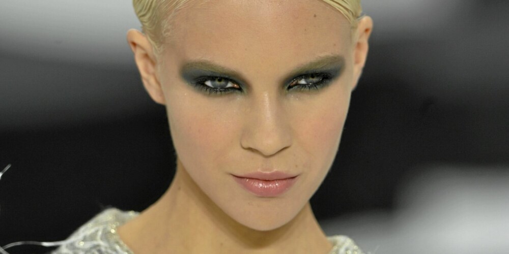SEXY SMINKE: Chanel viste vårens mest sexy look. Prøv looken ved hjelp av vår guide. SEXY SMINKE: Chanel viste vårens mest sexy look. Prøv looken ved hjelp av vår guide.