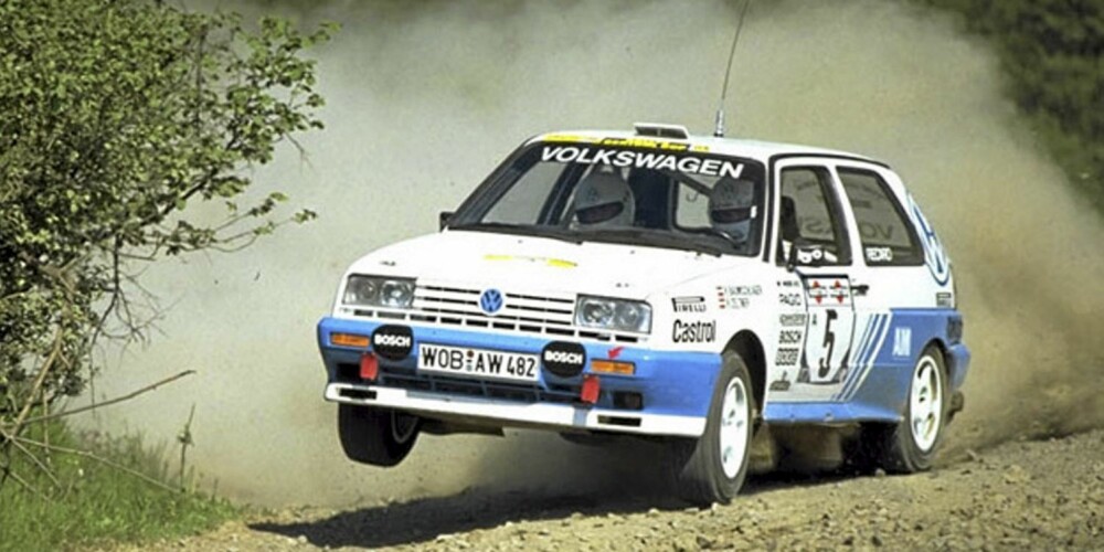 TRADISJON: Særlig Golf har lange tradisjoner i rally. Men denne gangen dreier det seg om lillebror Polo. FOTO: VW Motorsport TRADISJON: Særlig Golf har lange tradisjoner i rally. Men denne gangen dreier det seg om lillebror Polo. FOTO: VW Motorsport