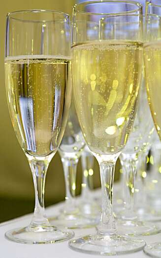 SPRUDLENDE: Et sprudlende godt taxfreevin-kjøp er Pommery Cuvee Lousie Vintage. Du sparer hele 287 kroner. SPRUDLENDE: Et sprudlende godt taxfreevin-kjøp er Pommery Cuvee Lousie Vintage. Du sparer hele 287 kroner.