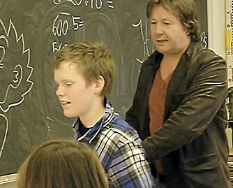 SERIØS: Svein viser seg fra en helt annen side i «Thea Linnea» enn slik vi er vant med å se ham i «Charter-feber». SERIØS: Svein viser seg fra en helt annen side i «Thea Linnea» enn slik vi er vant med å se ham i «Charter-feber».
