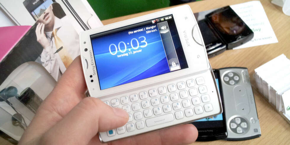 MINI MED TASTER: Sony Ericsson Xperia Mini Pro har fremskyvbart tastatur og Android. MINI MED TASTER: Sony Ericsson Xperia Mini Pro har fremskyvbart tastatur og Android.