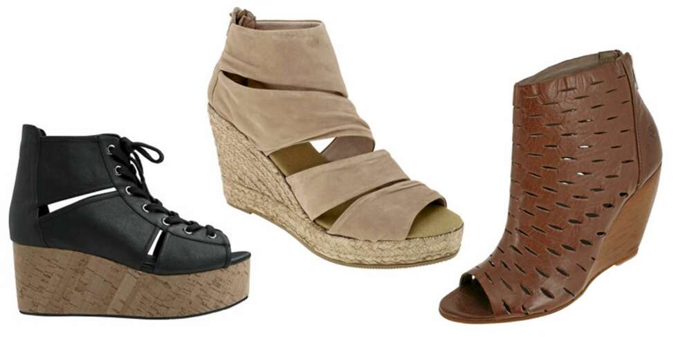 FRA VENSTRE: Sandaler fra Monki (kr 450), sandaler fra Kanna (kr 898) og sandaler fra Bronx (kr 898). FRA VENSTRE: Sandaler fra Monki (kr 450), sandaler fra Kanna (kr 898) og sandaler fra Bronx (kr 898).