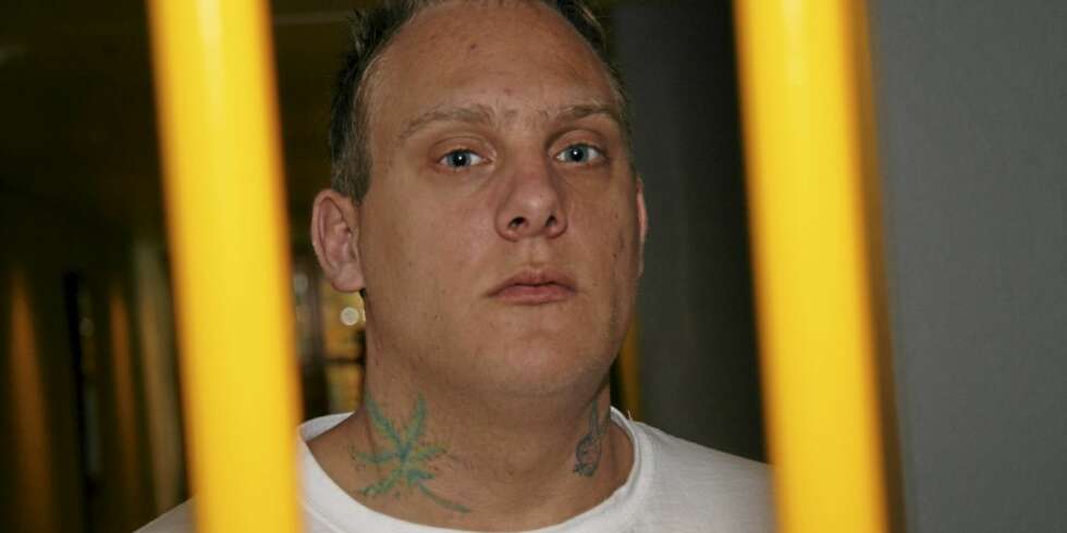 TRISTHETEN RIR HAM: Christer må leve med at han er skyld i den uhyre populære politimannen Børge Ivarsens endelikt. TRISTHETEN RIR HAM: Christer må leve med at han er skyld i den uhyre populære politimannen Børge Ivarsens endelikt.