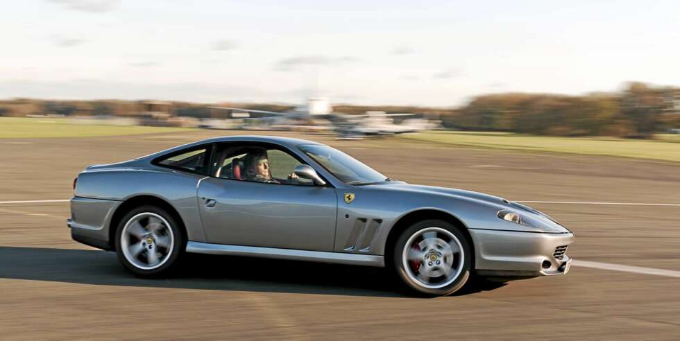 GREVER OG GREVINNER: Ferrari 550 er en bil som skal transportere grever og deres likemenn til eksklusive kasinoer. GREVER OG GREVINNER: Ferrari 550 er en bil som skal transportere grever og deres likemenn til eksklusive kasinoer.