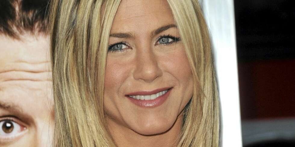 Jennifer Aniston mener alvor med forholdet til Justin Theroux. Jennifer Aniston mener alvor med forholdet til Justin Theroux.