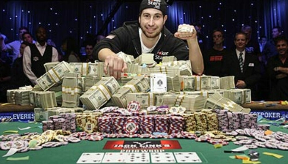 Regjerende mester: Jonathan Duhamel fra Canada vant WSOP i 2010 - og reiste hjem med 9 millioner dollar i kofferten. Regjerende mester: Jonathan Duhamel fra Canada vant WSOP i 2010 - og reiste hjem med 9 millioner dollar i kofferten.