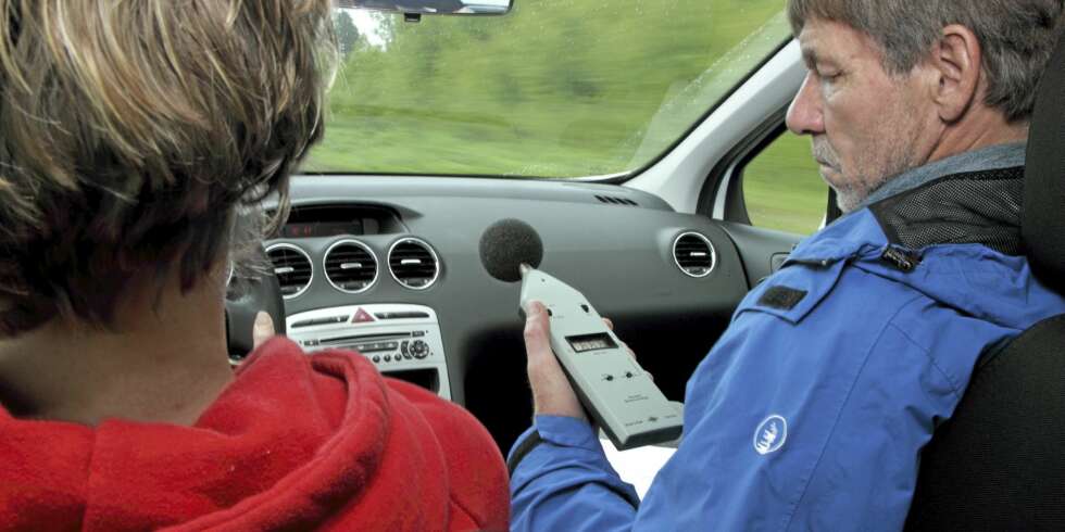 STØYMÅLING: Å måle støynivået innvendig er viktig når vi tester biler. STØYMÅLING: Å måle støynivået innvendig er viktig når vi tester biler.