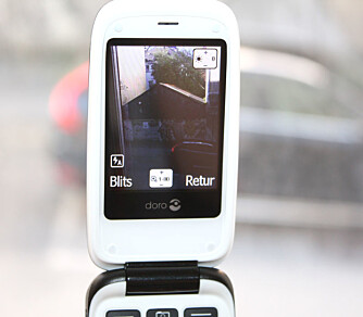 KAMERA: Telefonen har et 3,2 megapikslers kamera. Bildene egner seg til MMS-meldinger. KAMERA: Telefonen har et 3,2 megapikslers kamera. Bildene egner seg til MMS-meldinger.