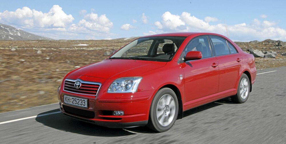 SIKKER: Noen år gamle Toyota Avensis topper Folksams foreløpig siste liste over sikre biler. Foto: Kjell Magne Aalbergsjø SIKKER: Noen år gamle Toyota Avensis topper Folksams foreløpig siste liste over sikre biler. Foto: Kjell Magne Aalbergsjø