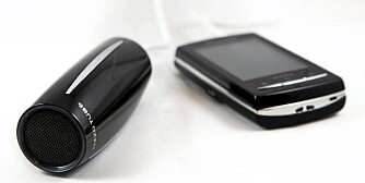 LITEN: OzzoTube tar mindre plass i lommen enn en liten mobiltelefon. LITEN: OzzoTube tar mindre plass i lommen enn en liten mobiltelefon.