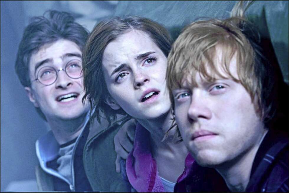 Tre i familien: Daniel Radcliffe, Emma Watson og Rupert Grint i rollene som Harry, Hermine og Ronny. Tre i familien: Daniel Radcliffe, Emma Watson og Rupert Grint i rollene som Harry, Hermine og Ronny.
