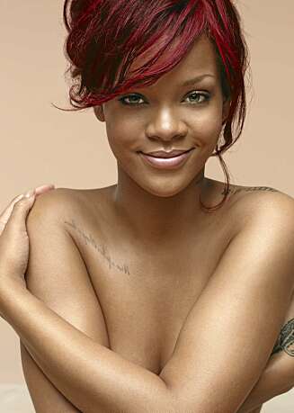 EKSKLUSIV LISTE: Rihanna blir medlem av en eksklusiv gruppe når hun blir Armanis nye kampanjepike. Tidligere har storheter som David og Victoria Beckham, Megan Fox og Cristiano Ronaldo kastet klærne for motehuset. EKSKLUSIV LISTE: Rihanna blir medlem av en eksklusiv gruppe når hun blir Armanis nye kampanjepike. Tidligere har storheter som David og Victoria Beckham, Megan Fox og Cristiano Ronaldo kastet klærne for motehuset.