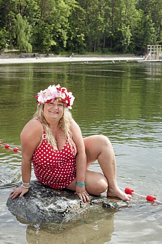 - Har du en holdning som viser at du er glad i deg selv, oppfattes du som attraktiv av andre. Gløden kommer innenfra, forklarer Hilde Skovdal. (Foto: Bjørg Hexeberg) - Har du en holdning som viser at du er glad i deg selv, oppfattes du som attraktiv av andre. Gløden kommer innenfra, forklarer Hilde Skovdal. (Foto: Bjørg Hexeberg)