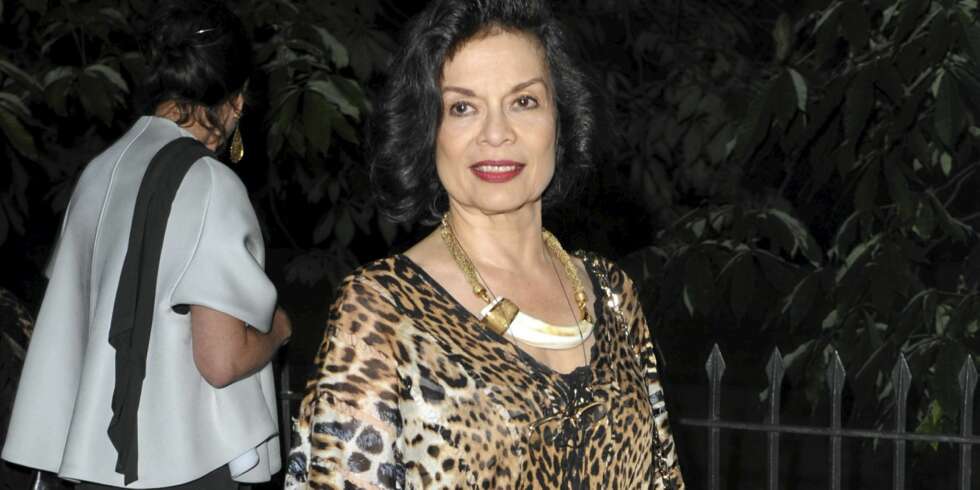 STILSIKKER: Bianca Jagger vet å kle seg. Hun sparer sjeldent på effektene, og er vågal ved valg av antrekk. STILSIKKER: Bianca Jagger vet å kle seg. Hun sparer sjeldent på effektene, og er vågal ved valg av antrekk.