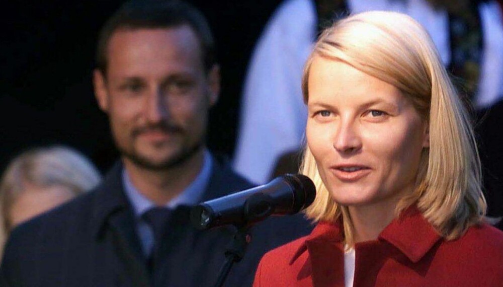 STOLT: Mette-Marit holder sin første tale som kronprinsesse, i Ringebu i 2001. Haakon er mektig stolt. STOLT: Mette-Marit holder sin første tale som kronprinsesse, i Ringebu i 2001. Haakon er mektig stolt.