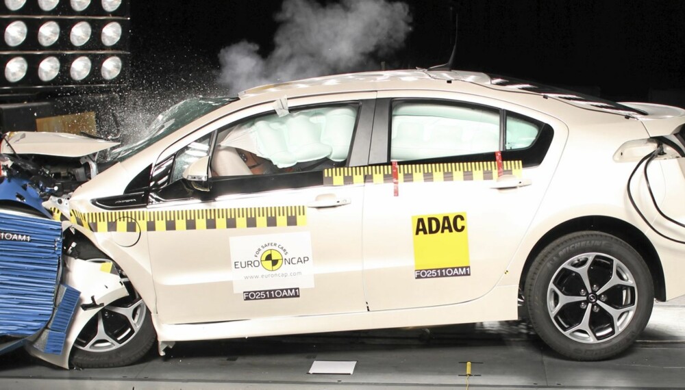 PANG: Opel Ampera har vært gjennom EuroNCAPs kollisjonstest. FOTO: EuroNCAP PANG: Opel Ampera har vært gjennom EuroNCAPs kollisjonstest. FOTO: EuroNCAP