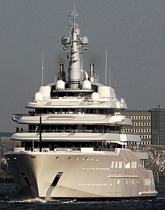 Super-yachts Super-yachts