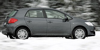 TOYOTA AURIS: Svært få feil, midt på treet i kjøreegenskaper, litt trang. FOTO: Terje Bjørnsen TOYOTA AURIS: Svært få feil, midt på treet i kjøreegenskaper, litt trang. FOTO: Terje Bjørnsen