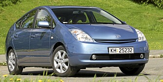 TOYOTA PRIUS: Hybriddrift gir lavt forbruk ved by- og småkjøring. Få feil. FOTO: Terje Bjørnsen TOYOTA PRIUS: Hybriddrift gir lavt forbruk ved by- og småkjøring. Få feil. FOTO: Terje Bjørnsen