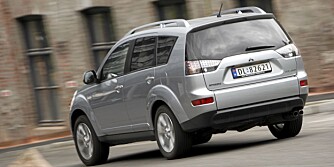 MITSUBISHI OUTLANDER: Stødig SUV med relativt mye plass. FOTO: Egil Nordlien, HM Foto MITSUBISHI OUTLANDER: Stødig SUV med relativt mye plass. FOTO: Egil Nordlien, HM Foto