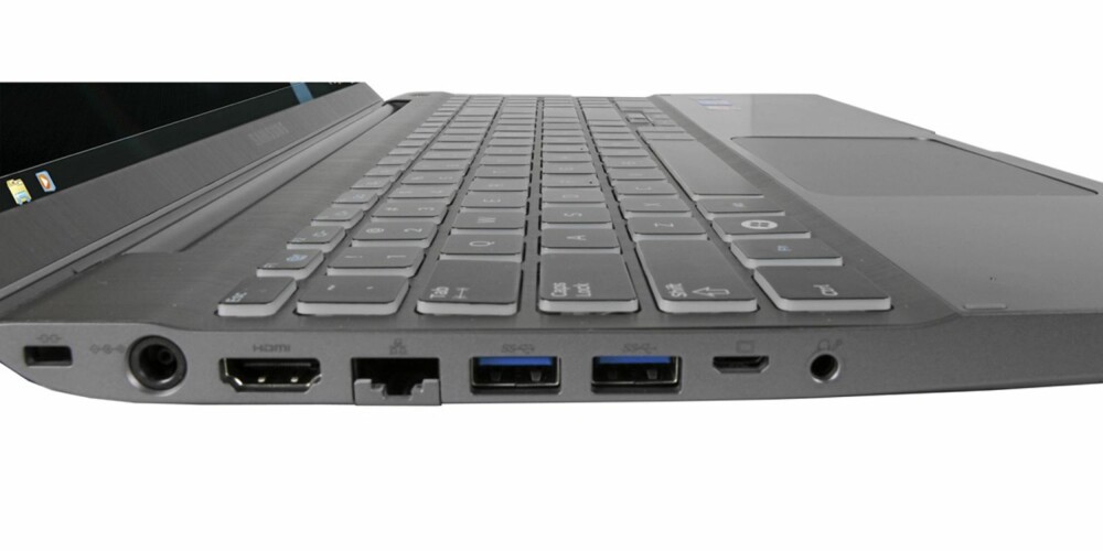 NEDSENKET: Tastaturet er litt senket ned i basen, og det bidrar til at det er temmelig godt å skrive på. Forutsatt at man tåler glatte taster med mellomrom, da. NEDSENKET: Tastaturet er litt senket ned i basen, og det bidrar til at det er temmelig godt å skrive på. Forutsatt at man tåler glatte taster med mellomrom, da.