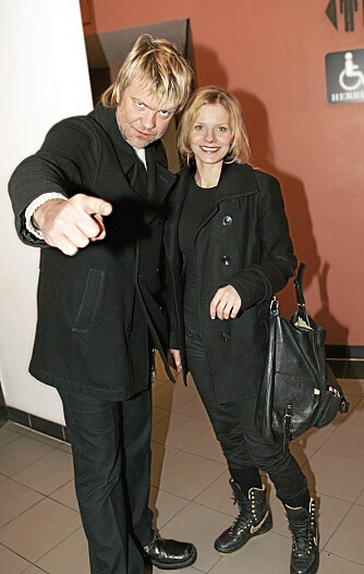 OSLO 20070301; Premiere på filmen _Blodsbånd_ på
Colosseum kino. Alex Rosén og samboer Silje Urbye.
HN 10-07 OSLO 20070301; Premiere på filmen _Blodsbånd_ på
Colosseum kino. Alex Rosén og samboer Silje Urbye.
HN 10-07
